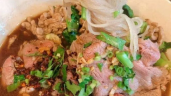 รีวิวก๋วยเตี๋ยวเรือเนื้อรสเด็ด บน Shopee Food น้ำซุปเข้มข้น เนื้อนุ่มละลายในปาก สั่งเลย!